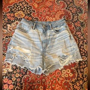American Eagle 90’s highest rise boyfriend shorts